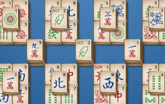 Loginis žaidimas su mahjong kortelėmis.